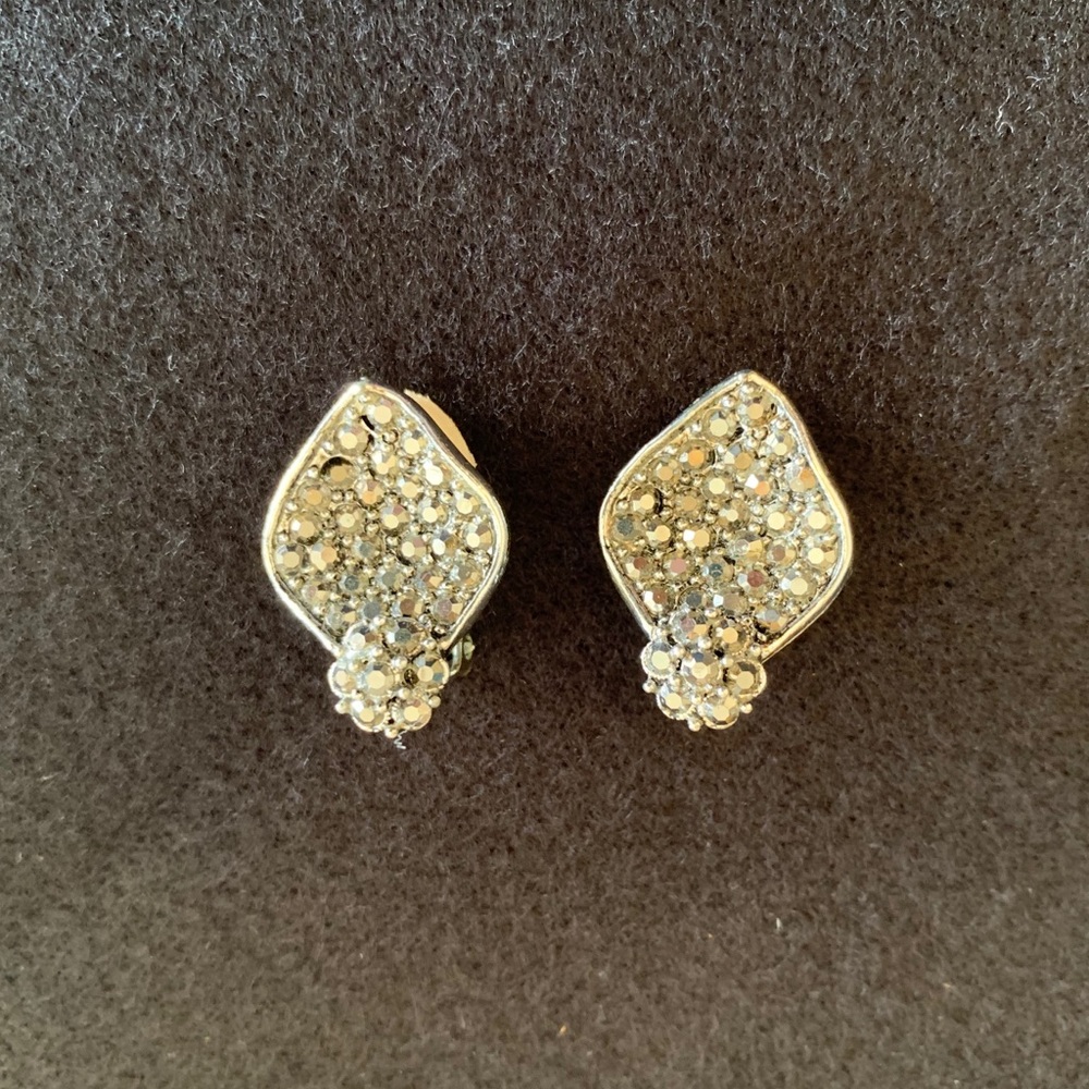 Vintage clip earrings